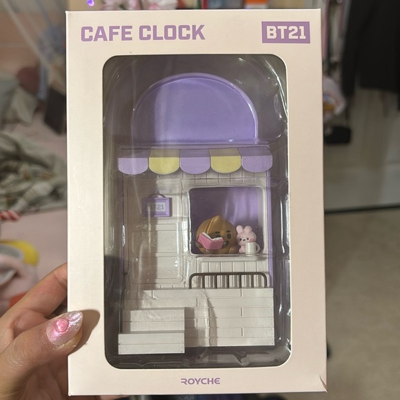 BT21 Cafe Clock. Unopened - Picture 1 of 4